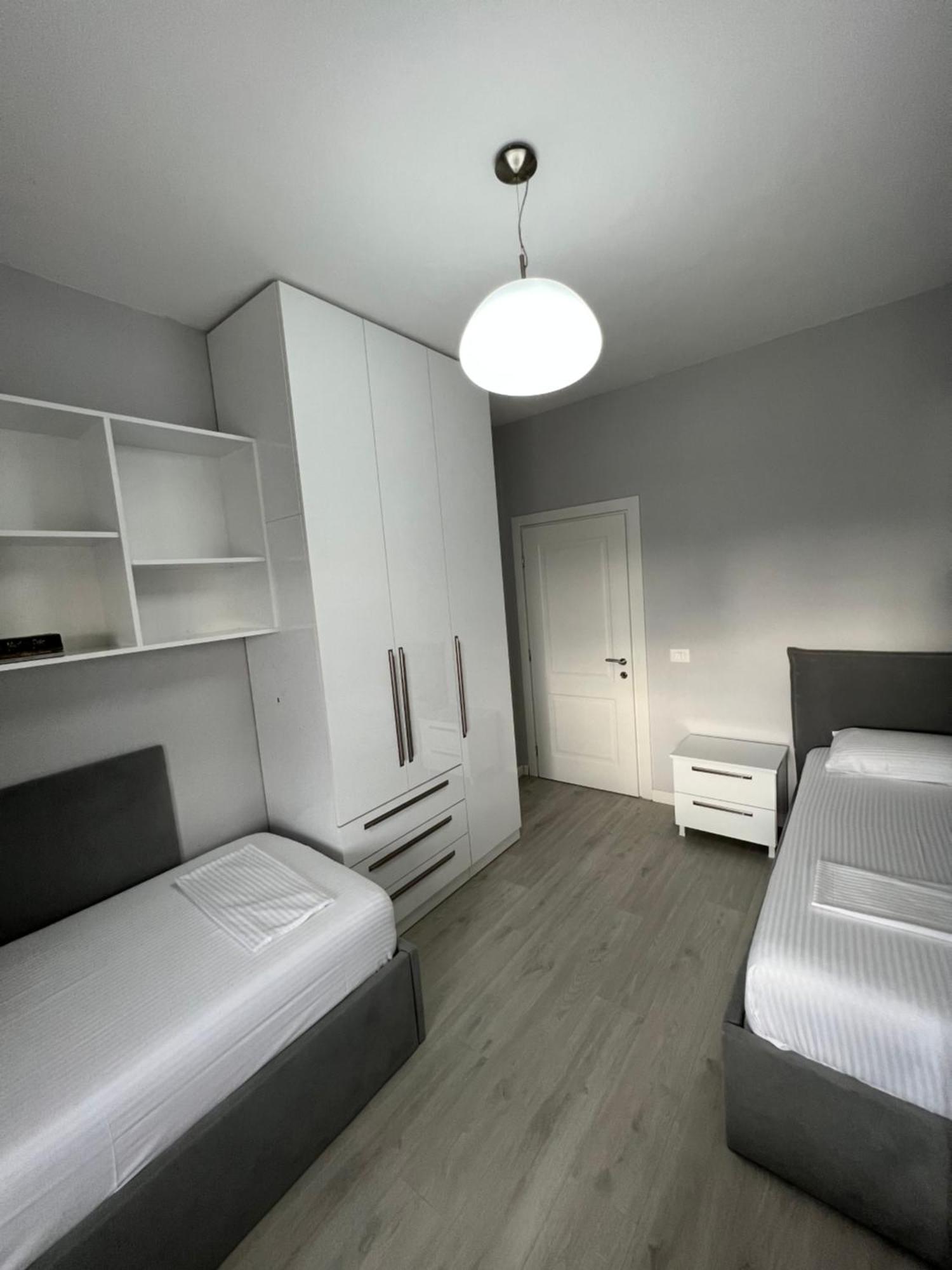 Tirana Gallery Apartment - City Center View المظهر الخارجي الصورة